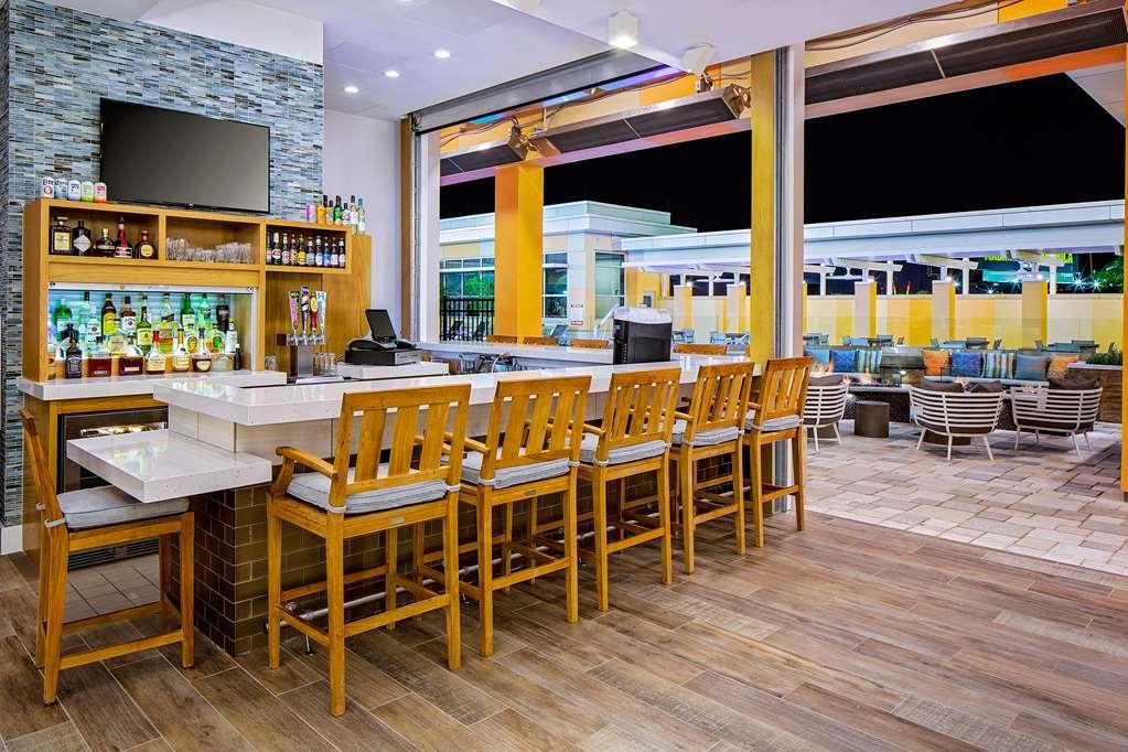 Hyatt House Across From Universal Orlando Resort Restaurante foto